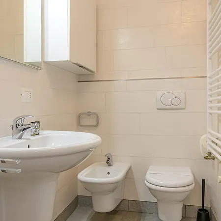 Calicantus Atena Daire