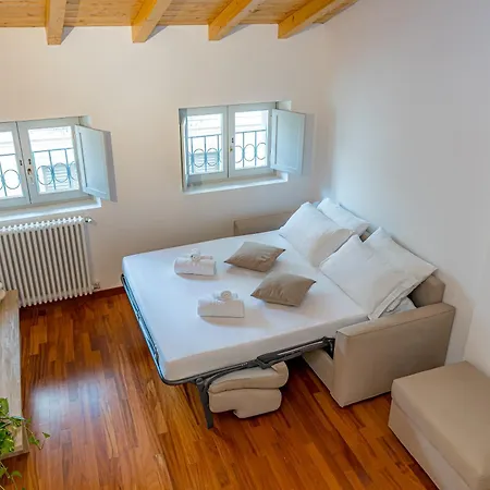 Calicantus Atena Lejlighed *