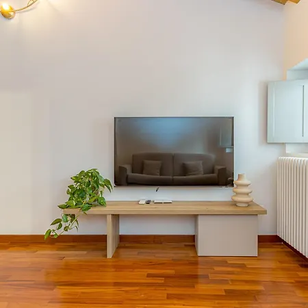 Calicantus Atena Apartman *