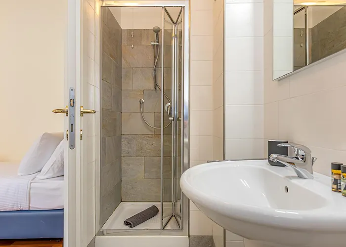 アパート Calicantus Atena コモ