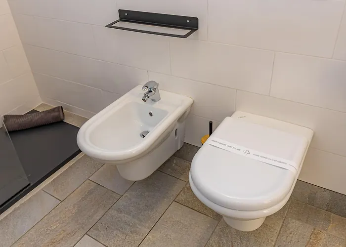 アパート Calicantus Atena コモ