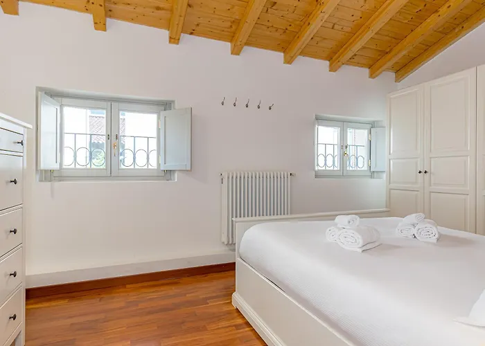 アパート Calicantus Atena コモ