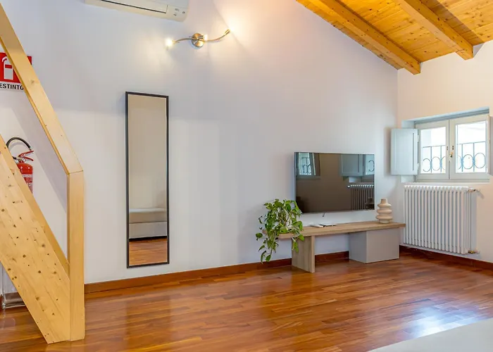 Calicantus Atena アパート コモ