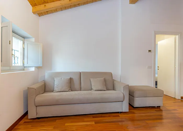 アパート Calicantus Atena コモ