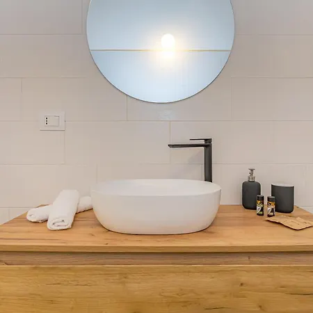 アパート Calicantus Atena