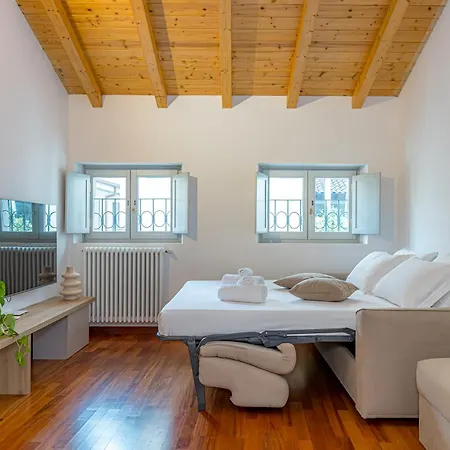 Calicantus Atena アパート コモ