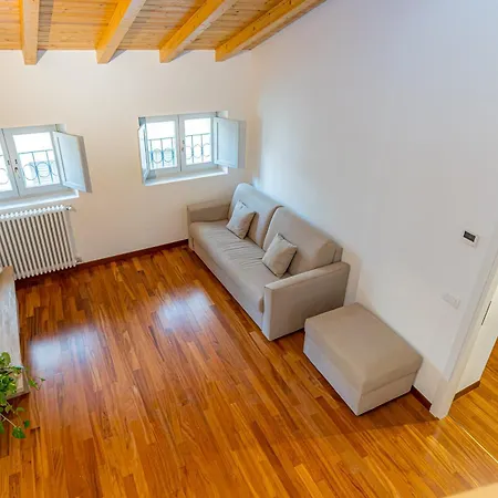 Calicantus Atena アパート *